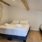 Bel Mansarde Apartment *